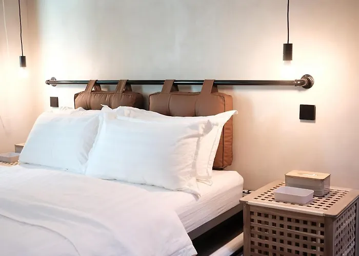 Studioretreat Near Mrt , Edsa Bus Station & East Ave * Manila