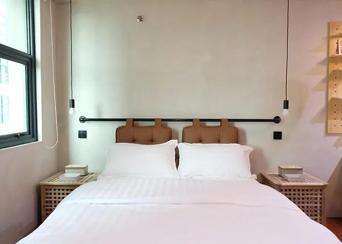 Studioretreat Near Mrt , Edsa Bus Station & East Ave Apartment Manila